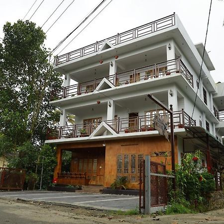 Periyar Woods Bed & Breakfast เทกคาดี ภายนอก รูปภาพ