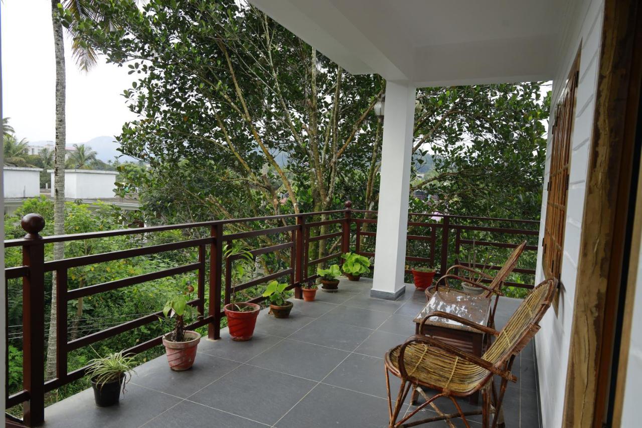 Periyar Woods Bed & Breakfast เทกคาดี ภายนอก รูปภาพ