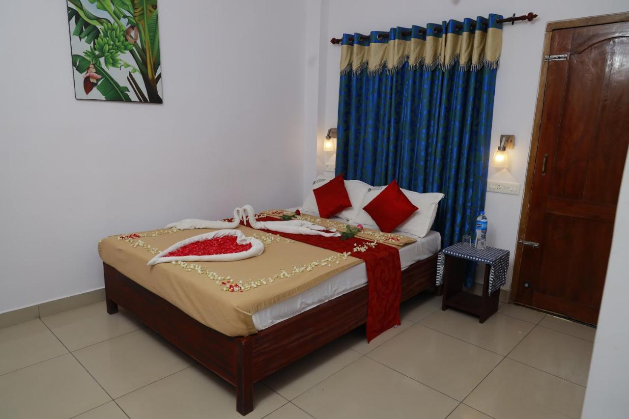 Periyar Woods Bed & Breakfast เทกคาดี ภายนอก รูปภาพ