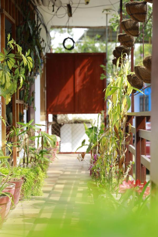 Periyar Woods Bed & Breakfast เทกคาดี ภายนอก รูปภาพ