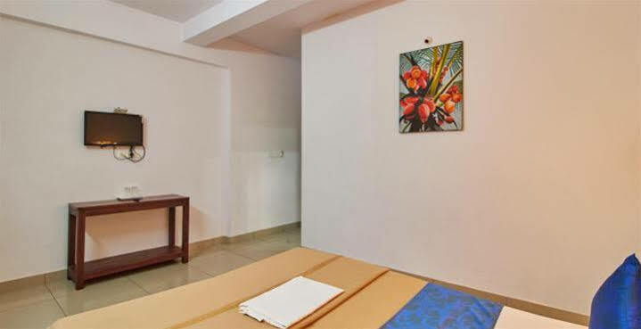 Periyar Woods Bed & Breakfast เทกคาดี ภายนอก รูปภาพ